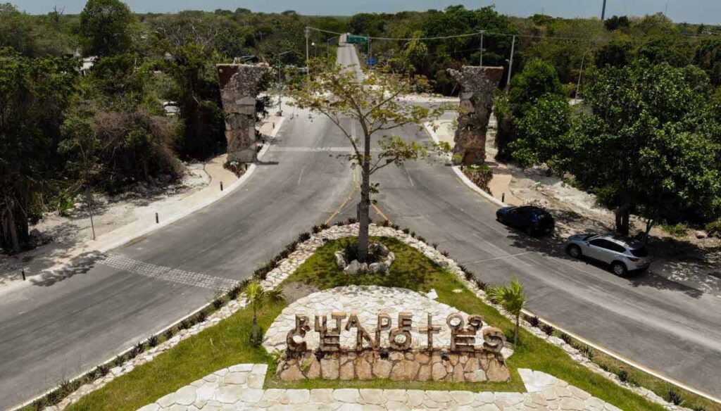 Entrada a la ruta de los cenotes